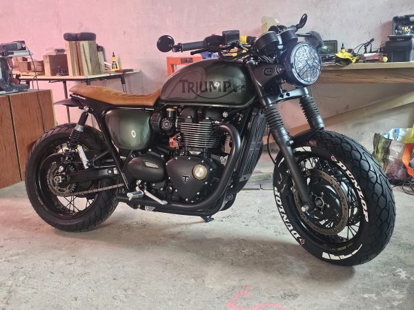 Triumph Bonneville t120 with MessnerMoto Triple Tree WIDE KIT